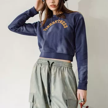 Faux Batik Letter Sweatshirt: Comfy Statement Layer